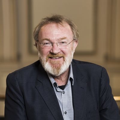 &copy; Benjamin Ealovega