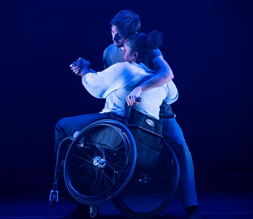 Gladys Foggea and Maxime Thomas in <i>À perte de vue et au-delà</i> © 2026 Foteini Christofilopoulou