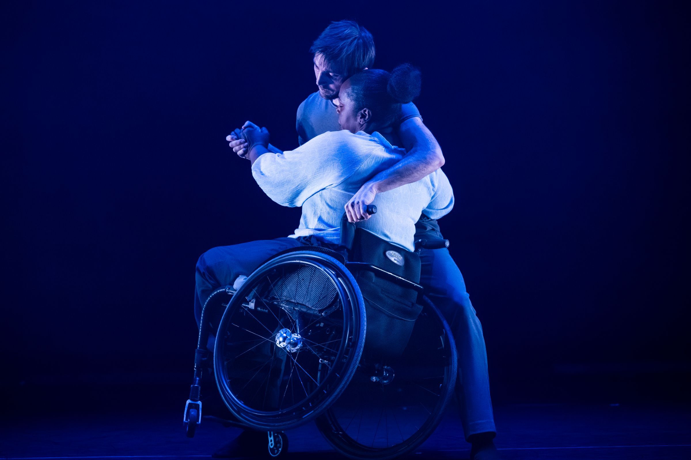 Gladys Foggea and Maxime Thomas in <i>À perte de vue et au-delà</i> © 2026 Foteini Christofilopoulou