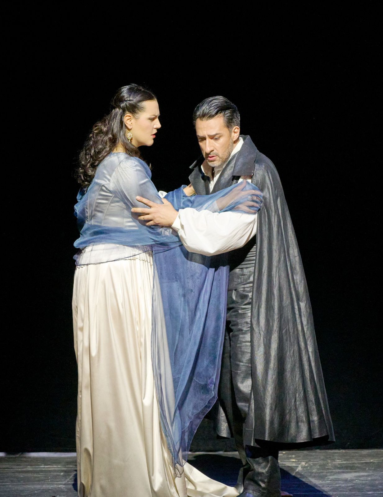 Federica Lombardi (Amelia) and Charles Castronovo (Gabriele Adorno) &copy; Wiener Staatsoper | Michael Pöhn