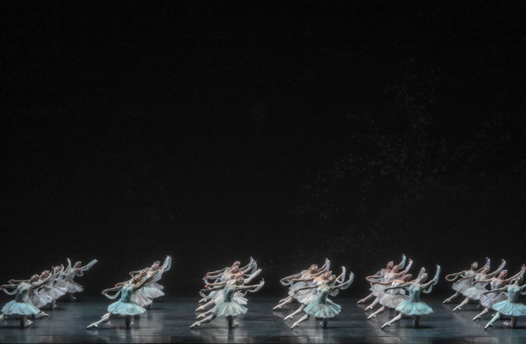 Norwegian National Ballet in Natalia Makarova's <i>La Bayad&egrave;re</i> &copy; Erik Berg