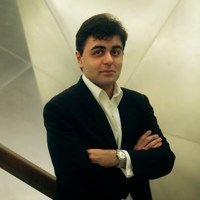 &copy; Juan Luis Pout