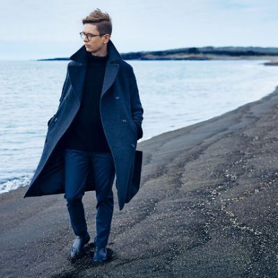 &copy; Ari Magg