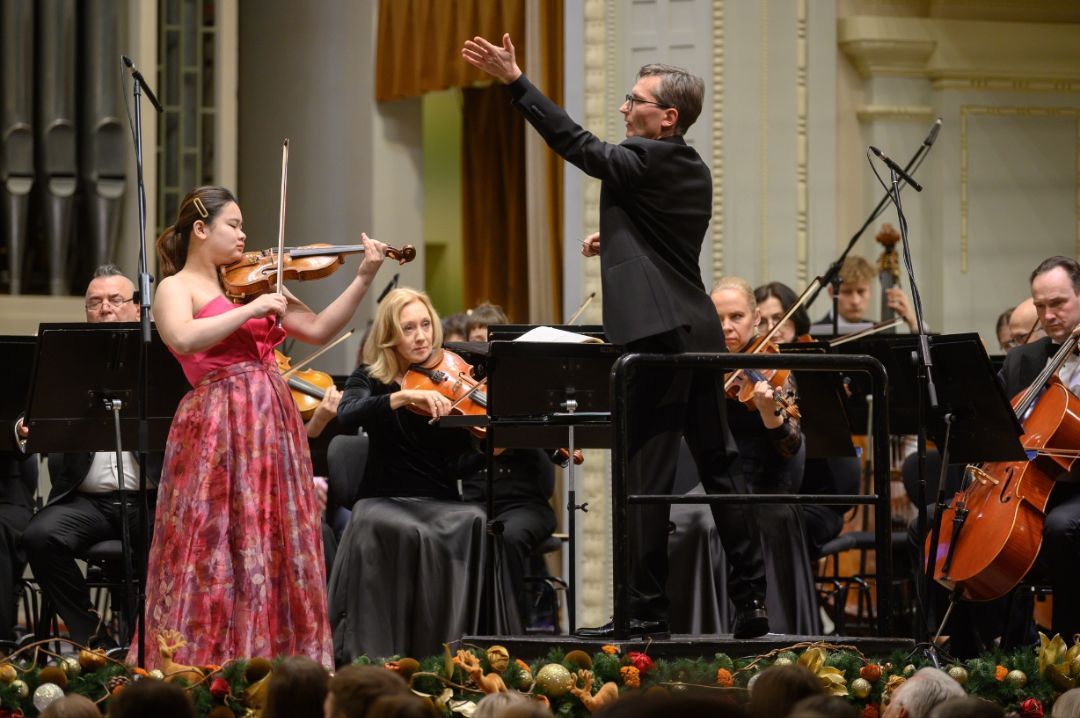 Hina Maeda performs with Lithuanian National Symphony Orchestra in Vilnius &copy; Vyginto Skaraičio