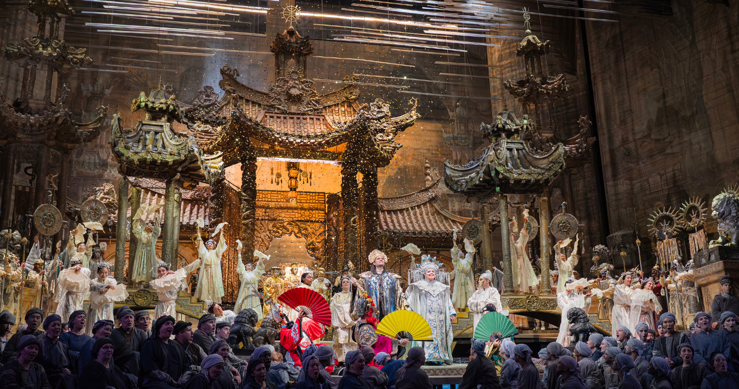 Act 3 finale <i>Turandot</i> in the Zeffirelli production at the Metropolitan Opera &copy; Ken Howard | Met Opera