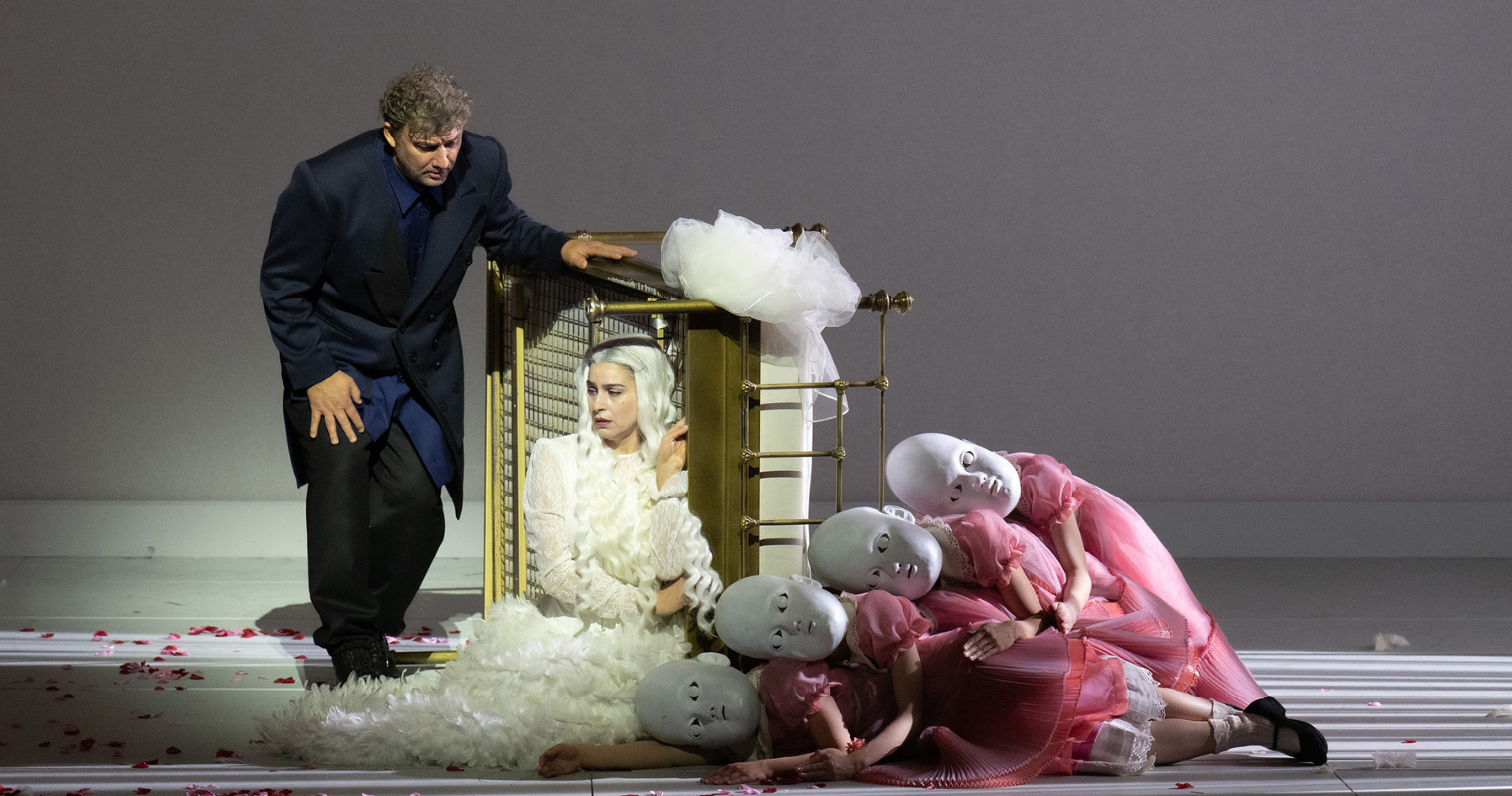 Jonas Kaufmann and Asmik Grigorian in Claus Guth's production at the Wiener Staatsoper &copy; Monika Rittershaus