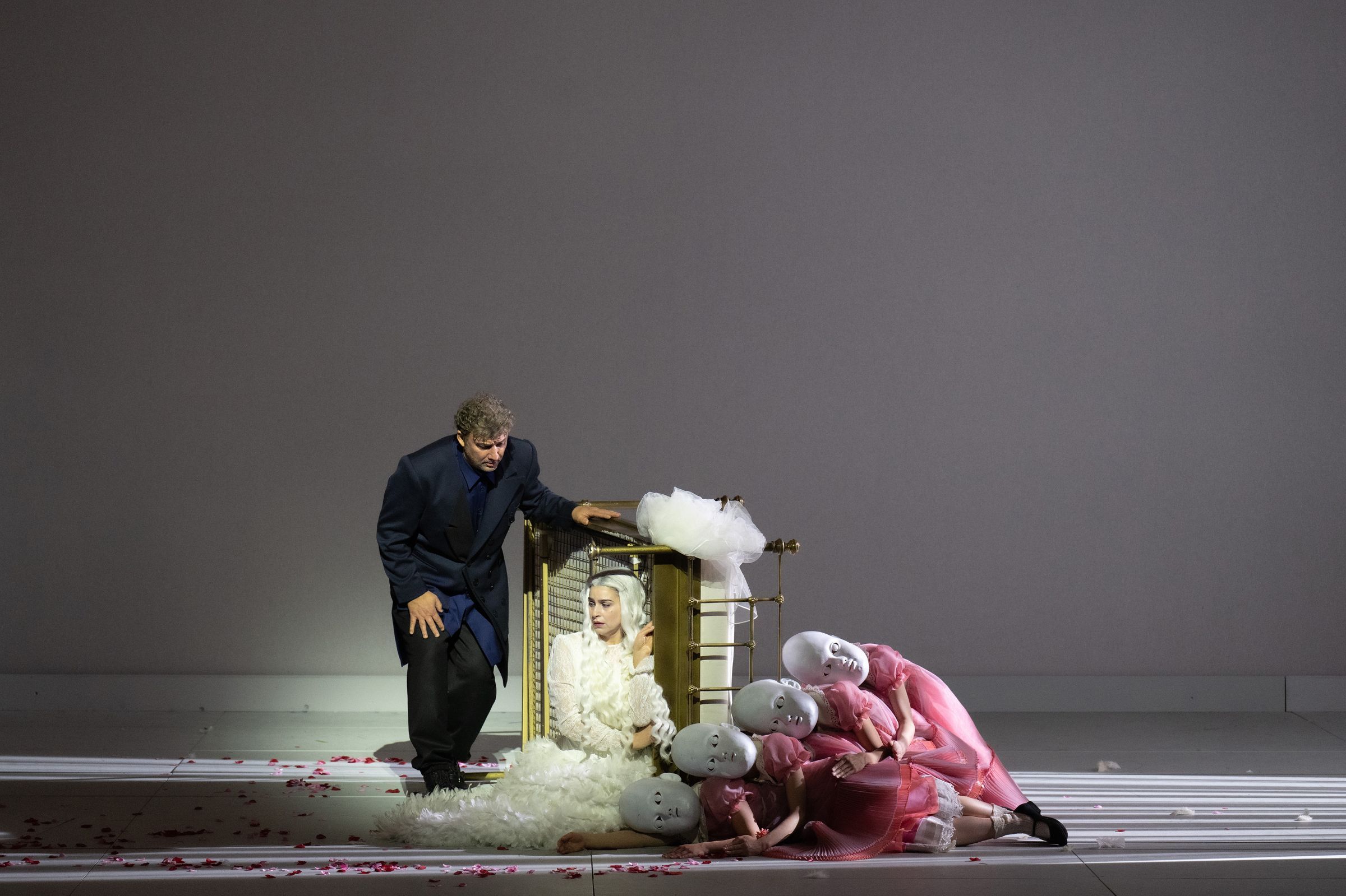 Jonas Kaufmann and Asmik Grigorian in Claus Guth's production at the Wiener Staatsoper &copy; Monika Rittershaus