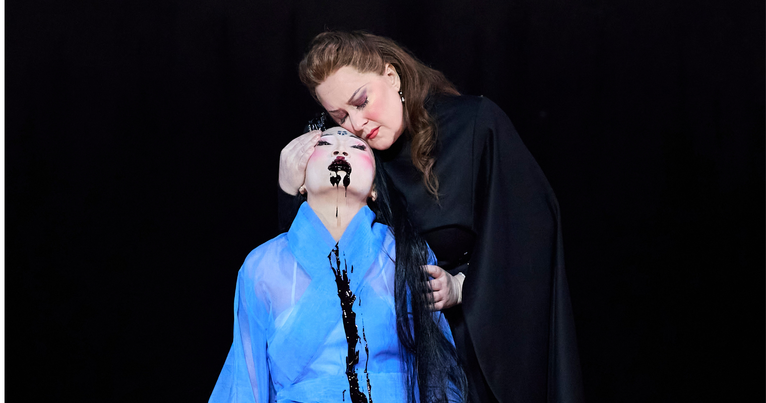 Hoyori Maruo (Lou-Ling) and Rebecca Nash (Turandot) at Opera Australia &copy; Keith Saunders
