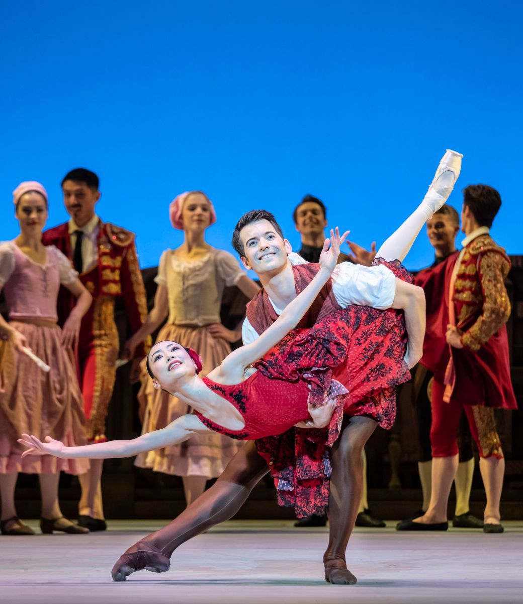 Momoko Hirata as Kitri and Mathias Dingman as Basilio in Carlos Acosta's <i>Don Quixote</i> &copy; Johan Persson