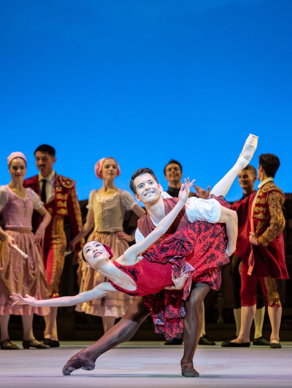 Momoko Hirata as Kitri and Mathias Dingman as Basilio in Carlos Acosta's <i>Don Quixote</i> &copy; Johan Persson
