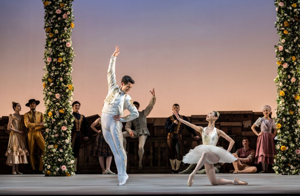 Mathias Dingman as Basilio and Momoko Hirata as Kitri in Carlos Acosta's <i>Don Quixote</i> &copy; Johan Persson