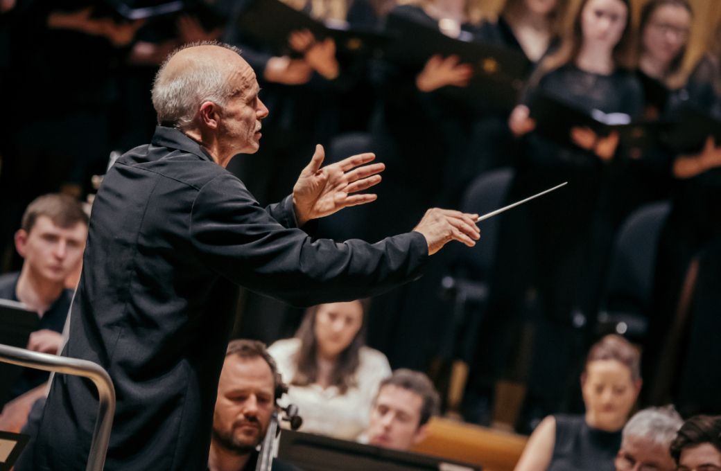 Thomas Zehetmair conducts the Royal Northern Sinfonia &copy; TynesightMedia