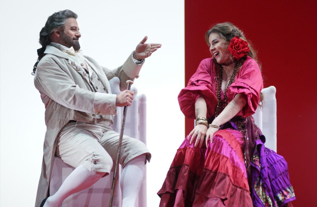 Pietro Spagnoli (Marqu&eacute;s del Pino) y Sabina Pu&eacute;rtolas (Rosita) &copy; Elena del Real | Teatro de la Zarzuela