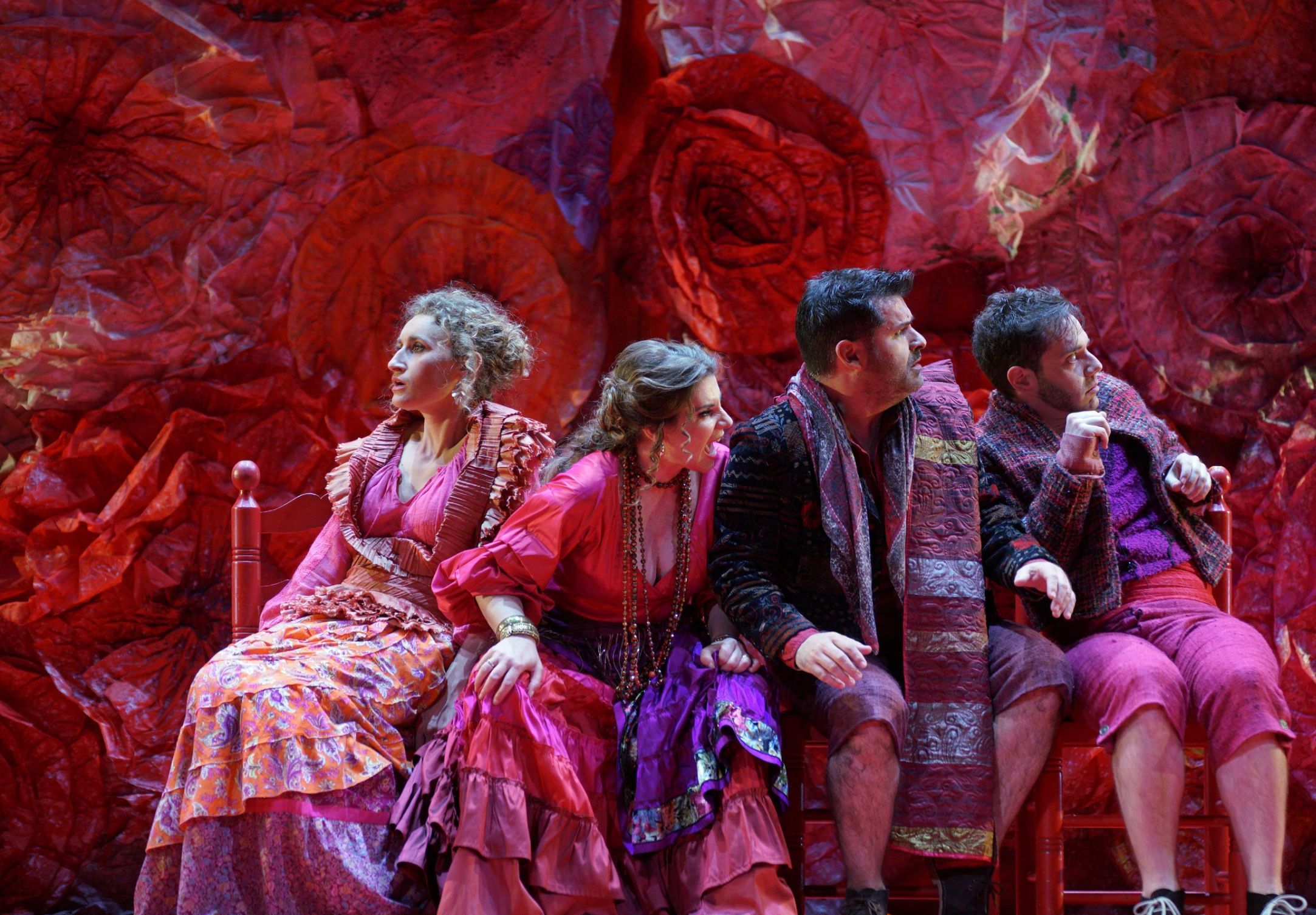 Begoña Gómez (Laura), Sabina Puértolas (Rosita), J. A. Sanabria (Hernando) y J. Povedano (Baldaquín) &copy; Elena del Real | Teatro de la Zarzuela