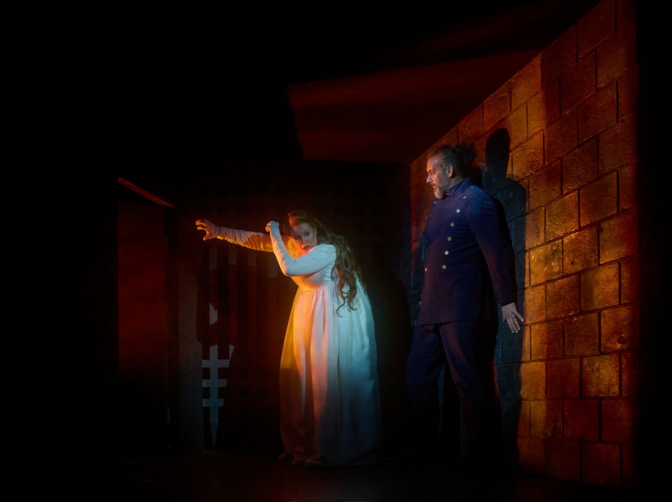 Karen Cargill (Judith) and Christian Van Horn (Bluebeard) &copy; Michael Cooper