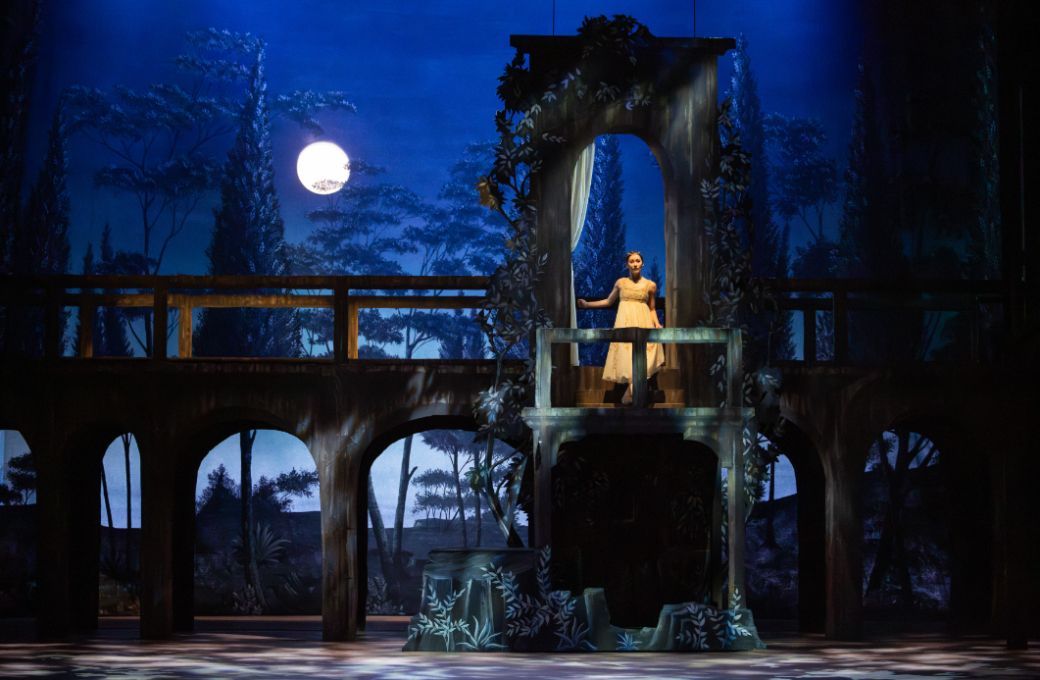 Grace Carroll as Juliet in John Cranko&rsquo;s <i>Romeo and Juliet</i> &copy; Daniel Boud