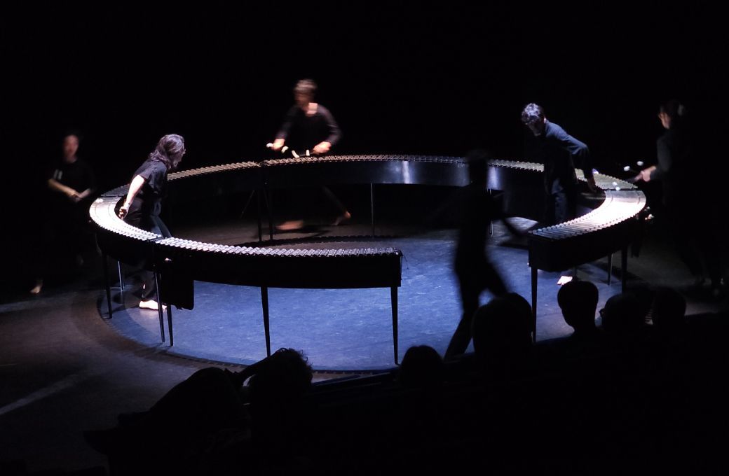 <i>Les M&eacute;tamorphoses</i> sur le m&eacute;tallophone imagin&eacute; par Bastien David &copy; Alexandre Peng