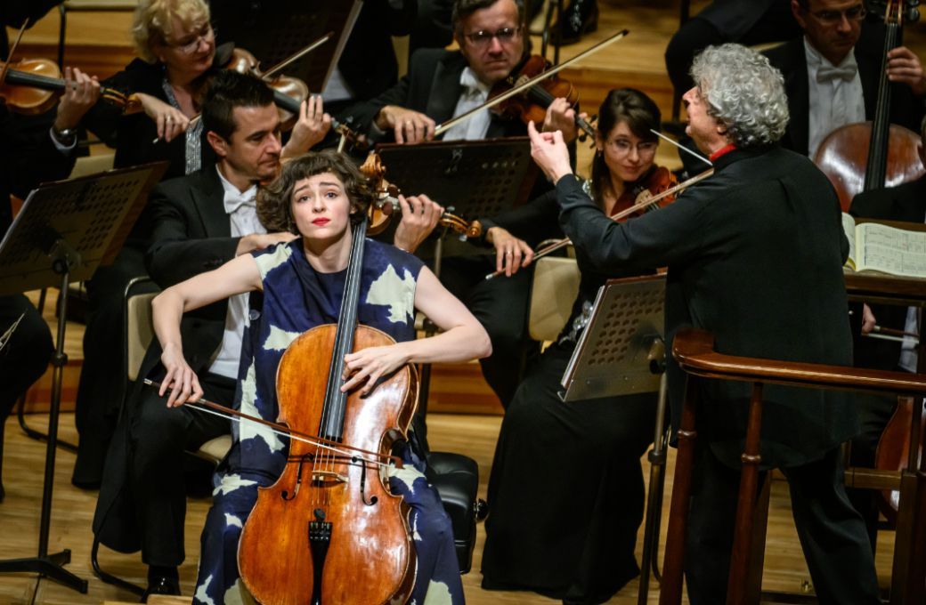 Anastasia Kobekina performs with Semyon Bychkov and the Czech Philharmonic in Japan &copy; Petra Hajsk&aacute;