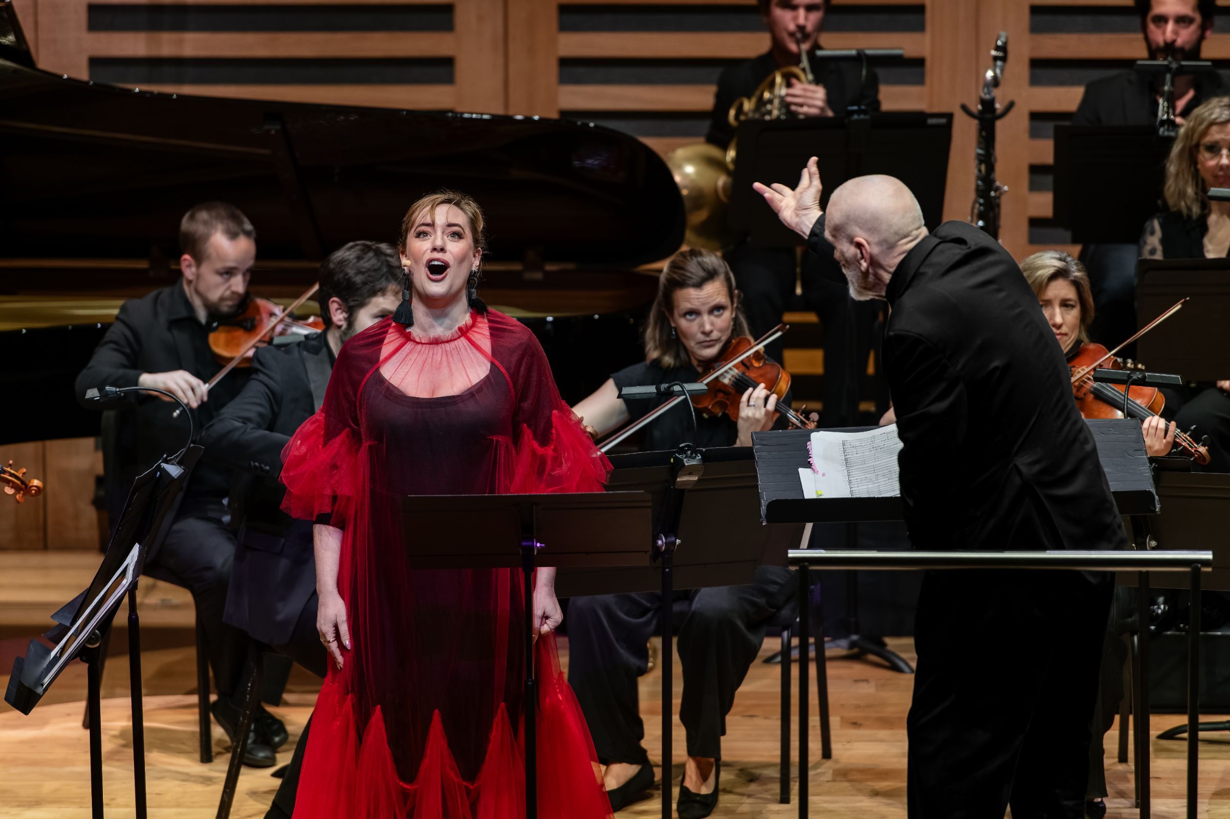 Brett Dean conducts Lotte Betts-Dean and Aurora Orchestra at Kings Place, London &copy; Julian Guidera