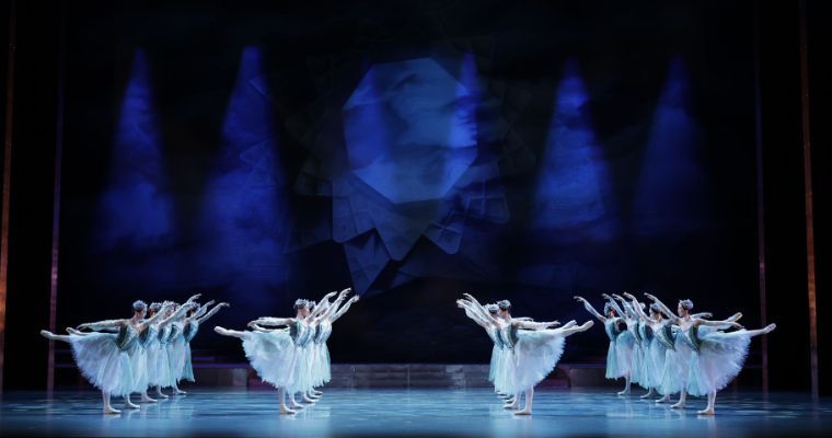 The National Ballet of Japan in <i>Raymonda</i> © Hidemi Seto