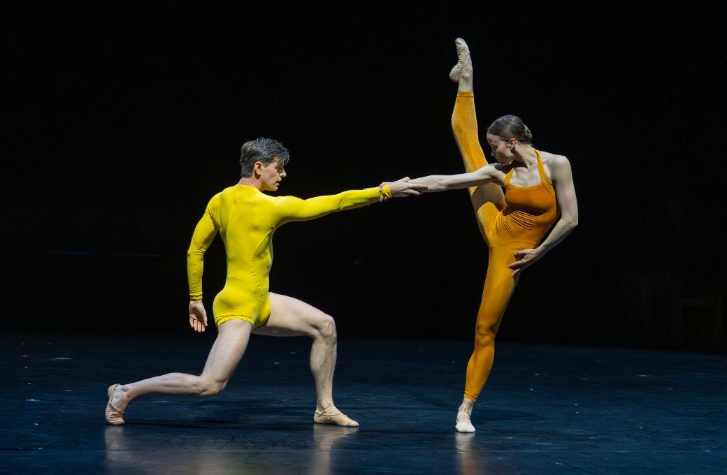 Edo Wijnen and Nina Tonoli in Hans van Manen's <i>Kammerballett</i> © Altin Kaftira