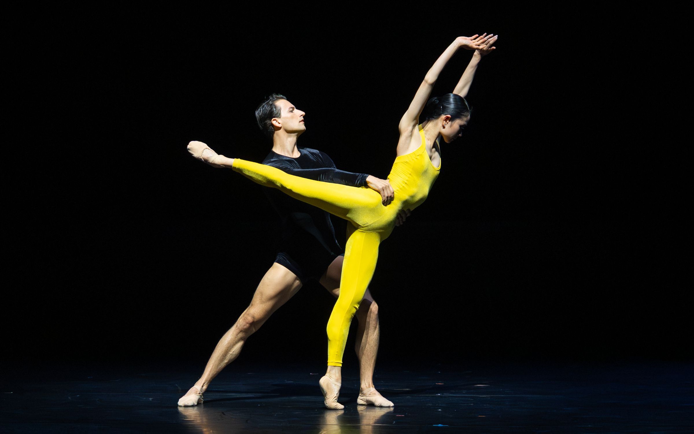 Semyon Velichko and Jessica Xuan in Hans van Manen’s <i>Kammerballett</i> © Altin Kaftira