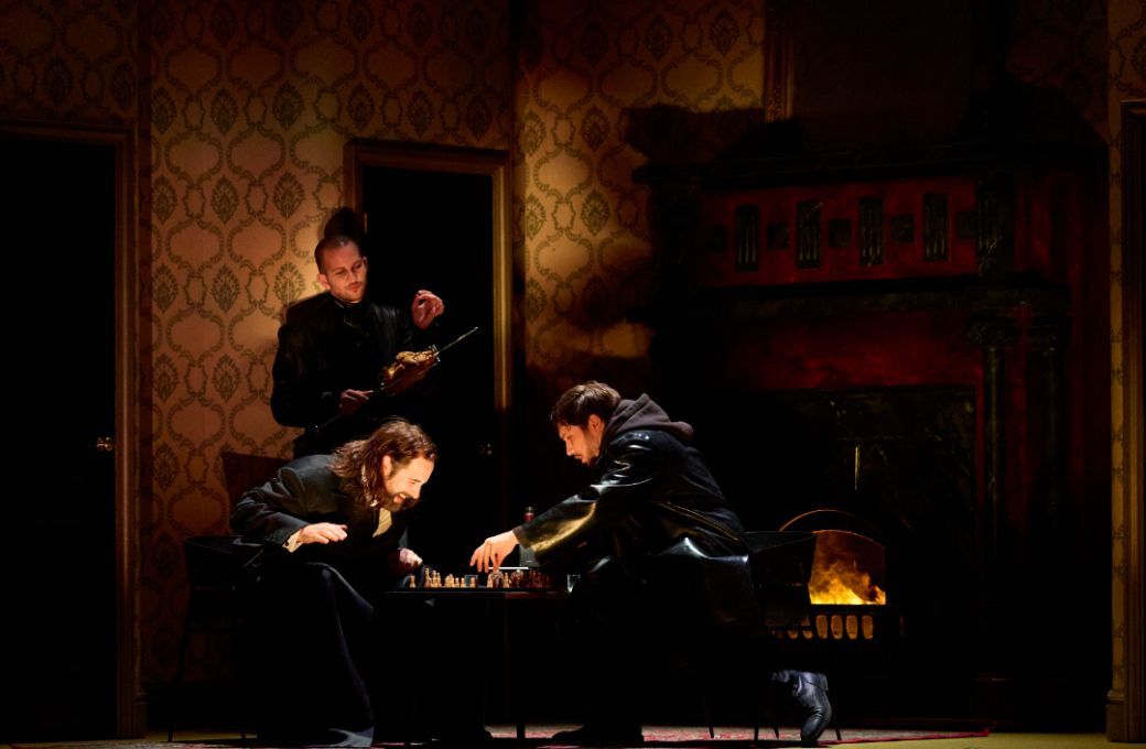 Étienne Dupuis (Henri Ashton), Léo Vermot-Desroches (Edgar Ravenswood), Yoann Le Lan (Gilbert) © Herwig Prammer