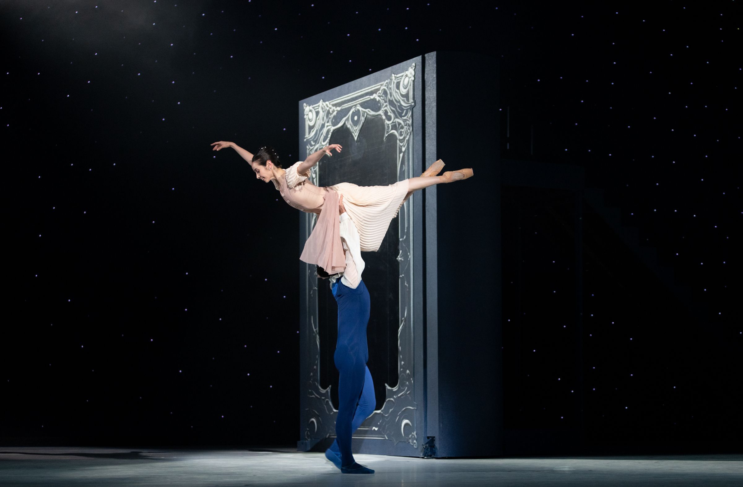 Thays Golz and Zecheng Liang of Philadelphia Ballet in <i>Romeo and Juliet</i> by Juliano Nunes &copy; Alexander Iziliaev