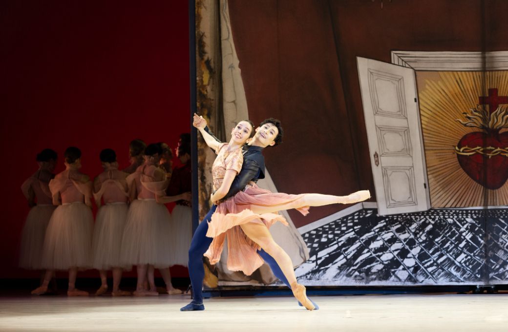 Thays Golz and Zecheng Liang with Philadelphia Ballet in <i>Romeo and Juliet</i> by Juliano Nunes &copy; Alexander Iziliaev