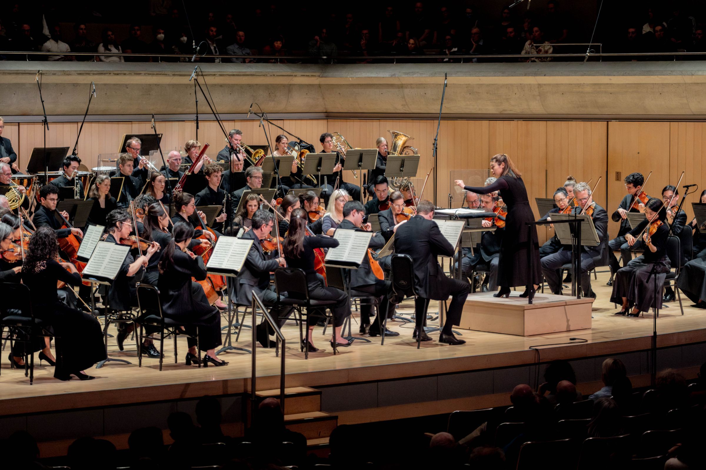 Elim Chan conducts the Toronto Symphony Orchestra &copy; Jae Yang, courtesy of the Toronto Symphony