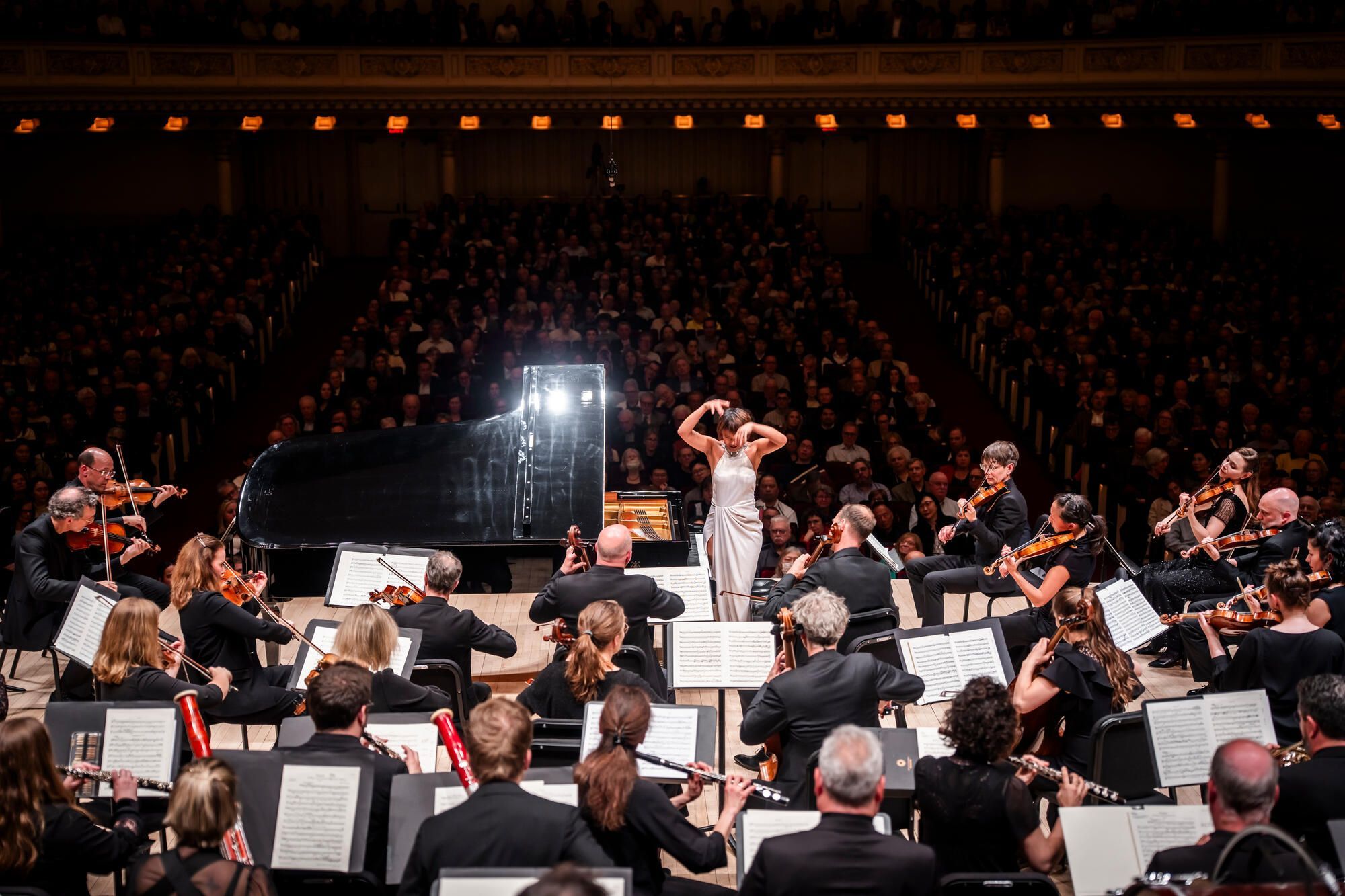 Yuja Wang directs the Mahler Chamber Orchestra © Chris Lee