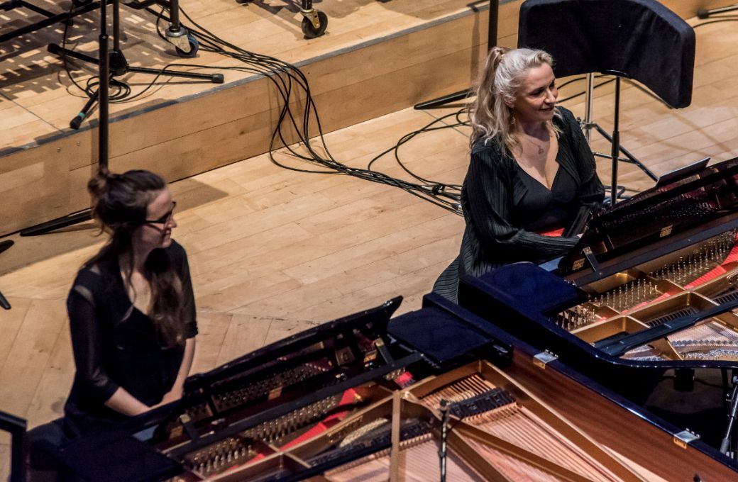 Katherine Tinker and Tamara Stefanovich &copy; Chris Payne