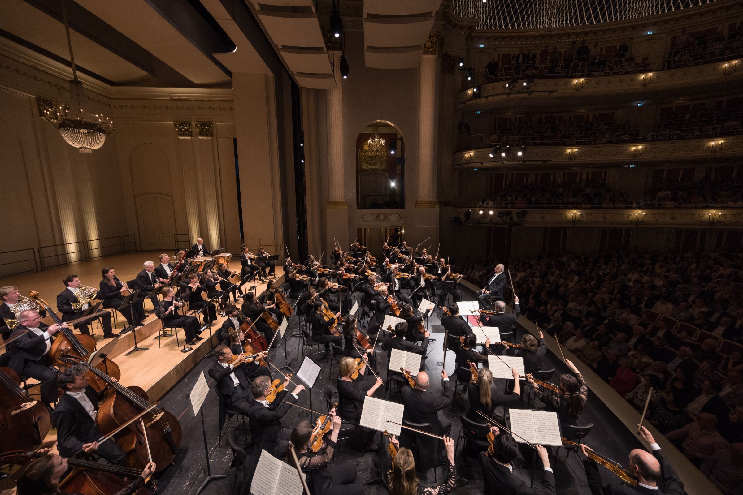 Zubin Mehta conducts the Staatskapelle Berlin &copy; Peter Adamik