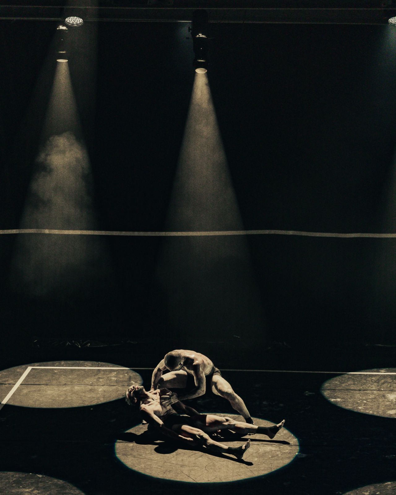 Donterreo Culp and Jamaal Bowman in Andrea Miller’s <i>BLUSH</i> © Manuela Medina