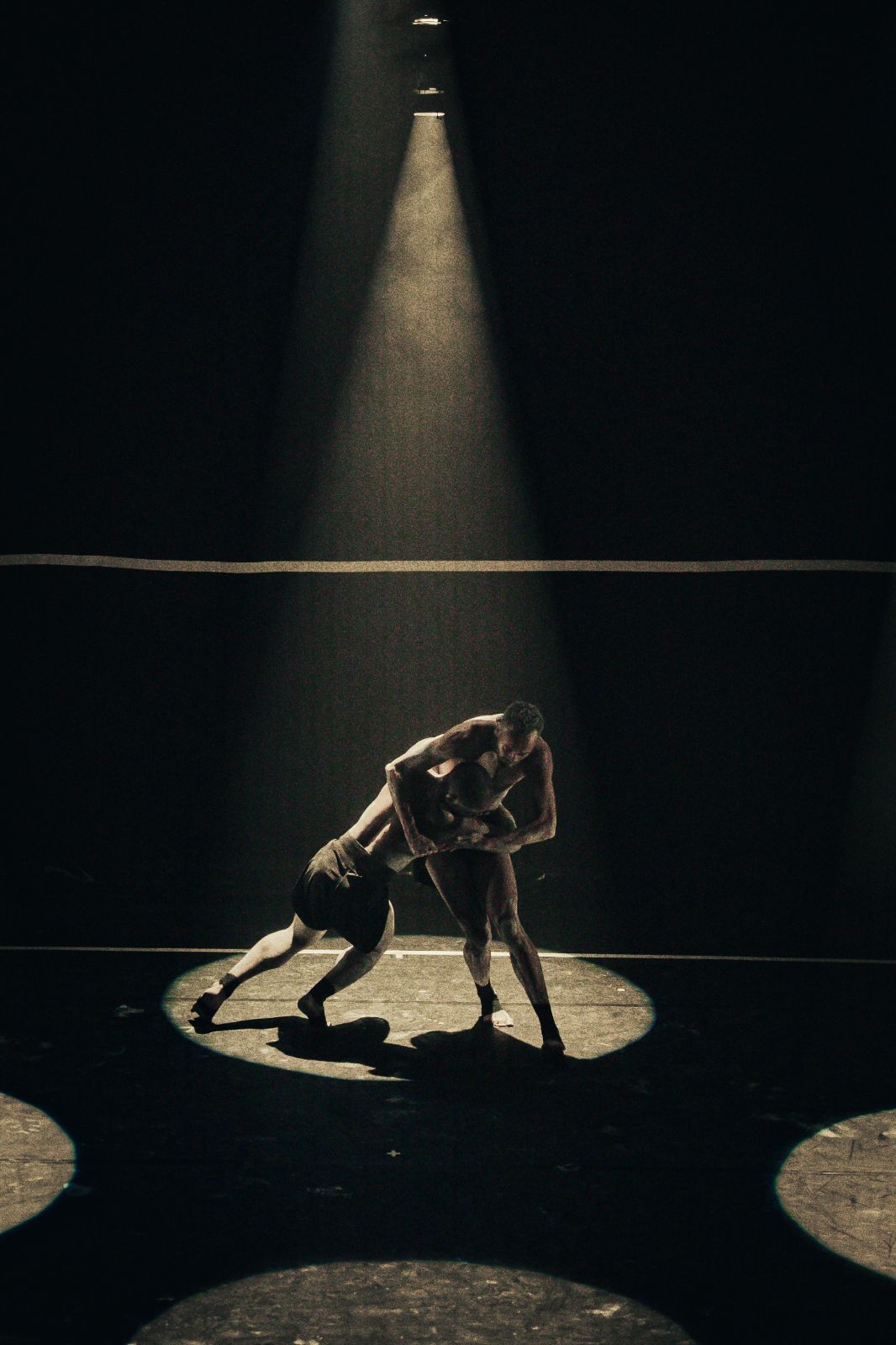 Donterreo Culp and Jamaal Bowman in Andrea Miller’s <i>BLUSH</i> © Manuela Medina