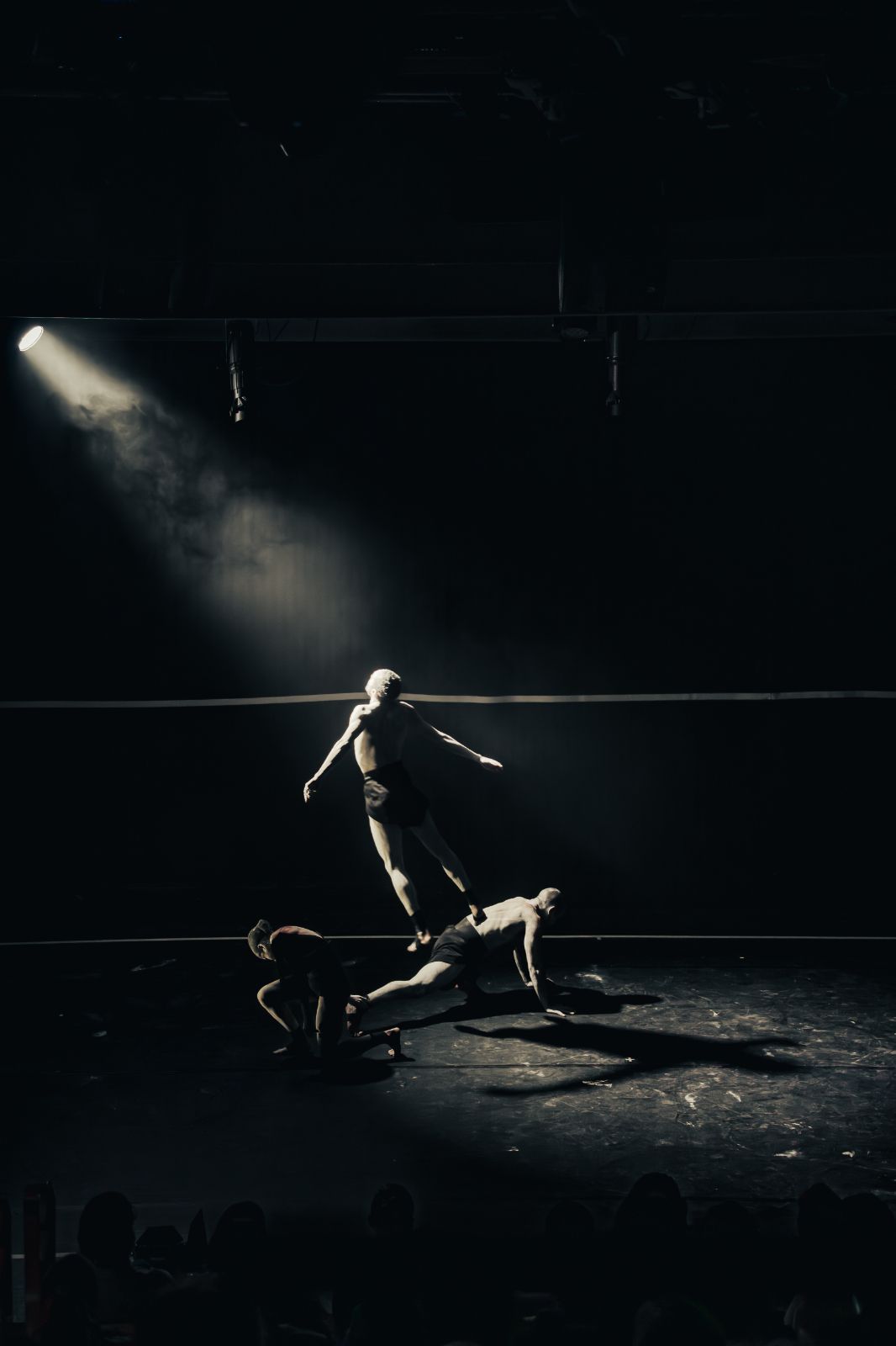 India Hobbs, Donterreo Culp and Jamaal Bowman in Andrea Miller’s <i>BLUSH</i> © Manuela Medina