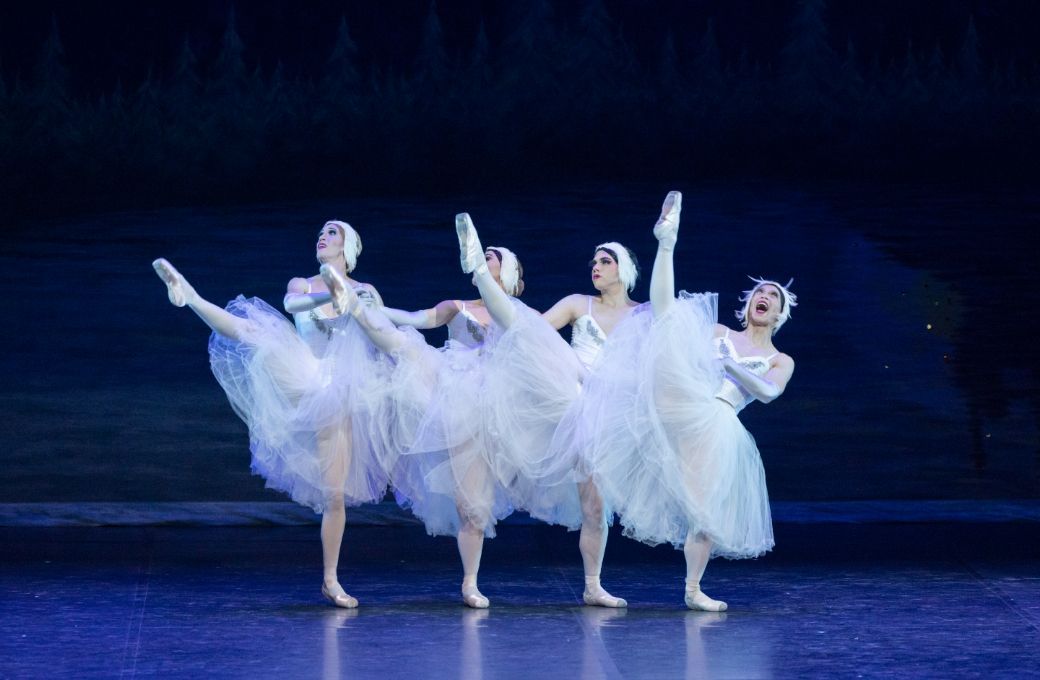 The Trocks as Cygnets in <i>Swan Lake</i> © Vito Lorusso
