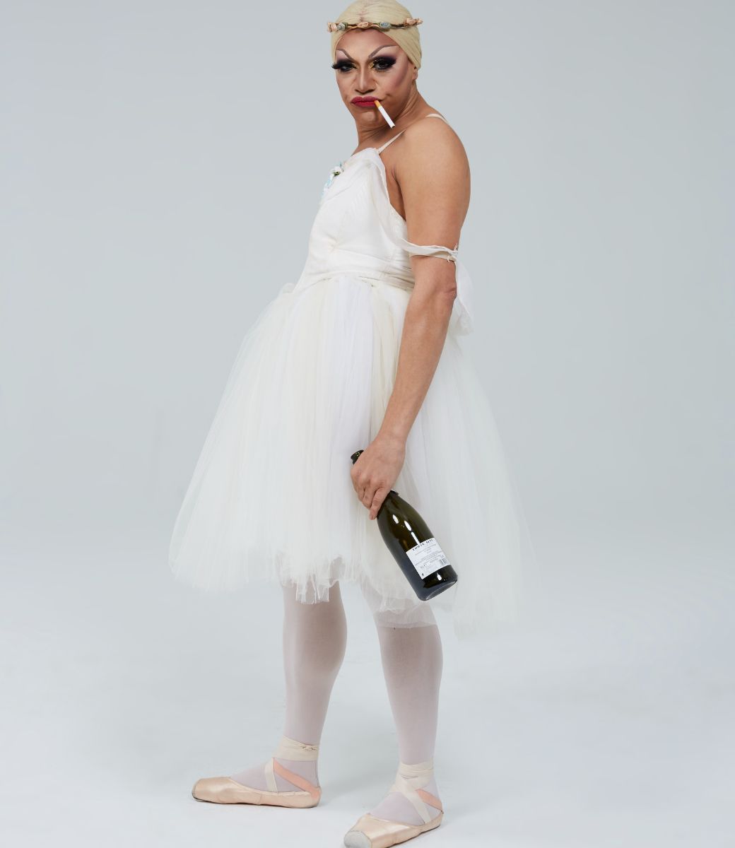 Olga Supphozova (Robert Carter) of Les Ballets Trockadero de Monte Carlo © Zoran Jelenic