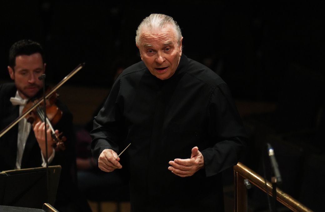 Sir Mark Elder conducts the Hall&eacute; &copy; Alex Burns | The Hall&eacute;