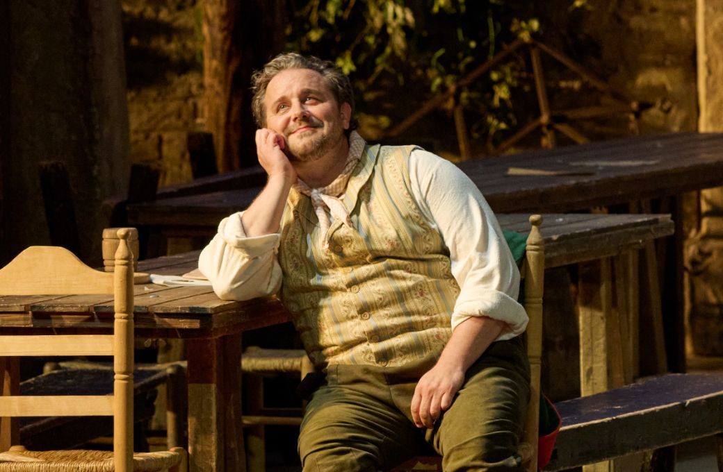 Michael Spyres (Nemorino) &copy; Wiener Staatsoper | Michael P&ouml;hn