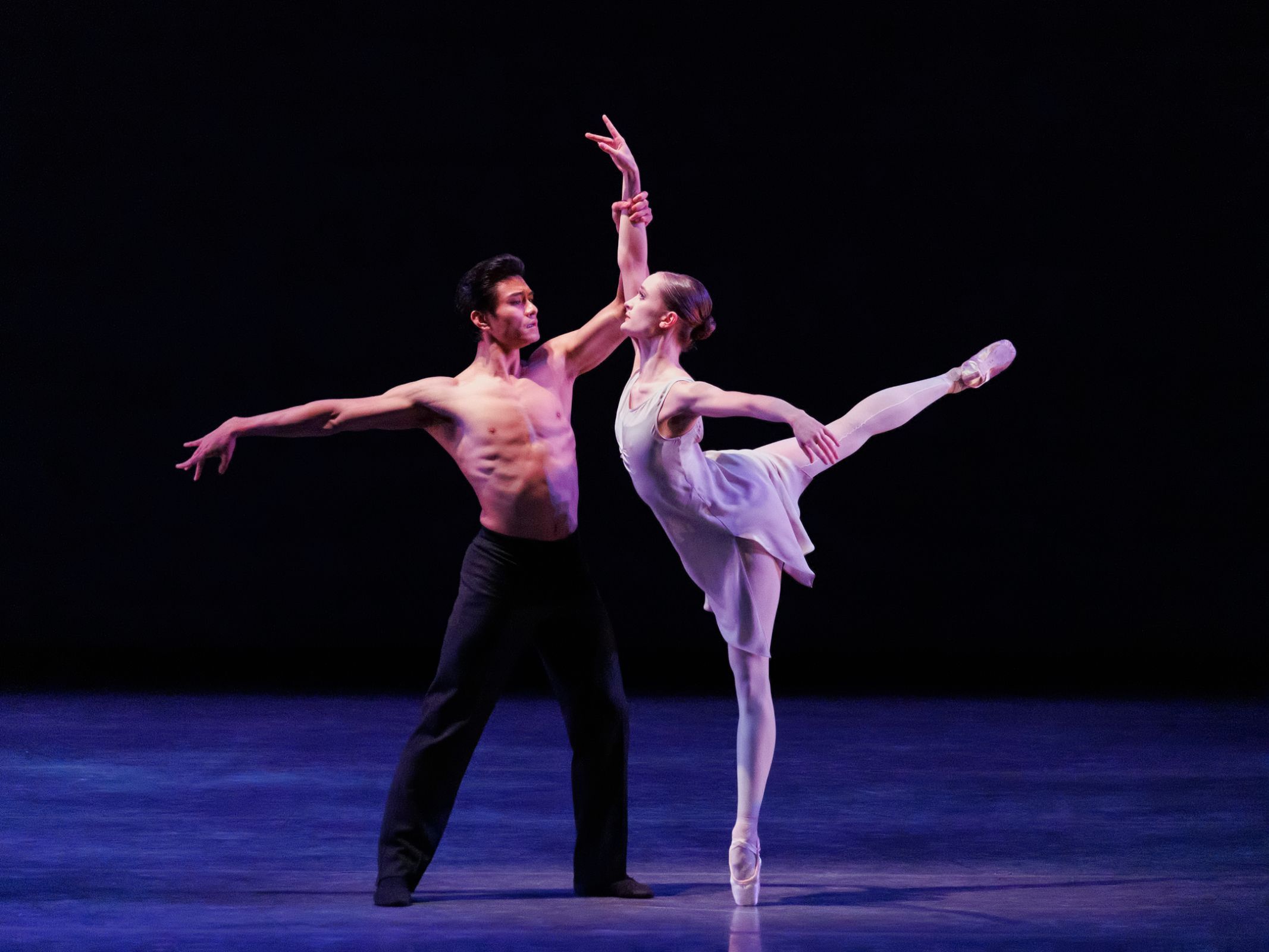 Chun Wai Chan and Ruby Lister in Edwaard Liang’s <i>Distant Cries</i> &copy; Erin Baiano