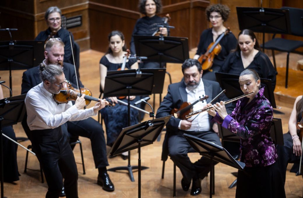 Julien Chauvin, Ana Kaličanin Radivojević and the Belgrade Philharmonic Orchestra &copy; Marko Djokovic | Belgrade Philharmonic