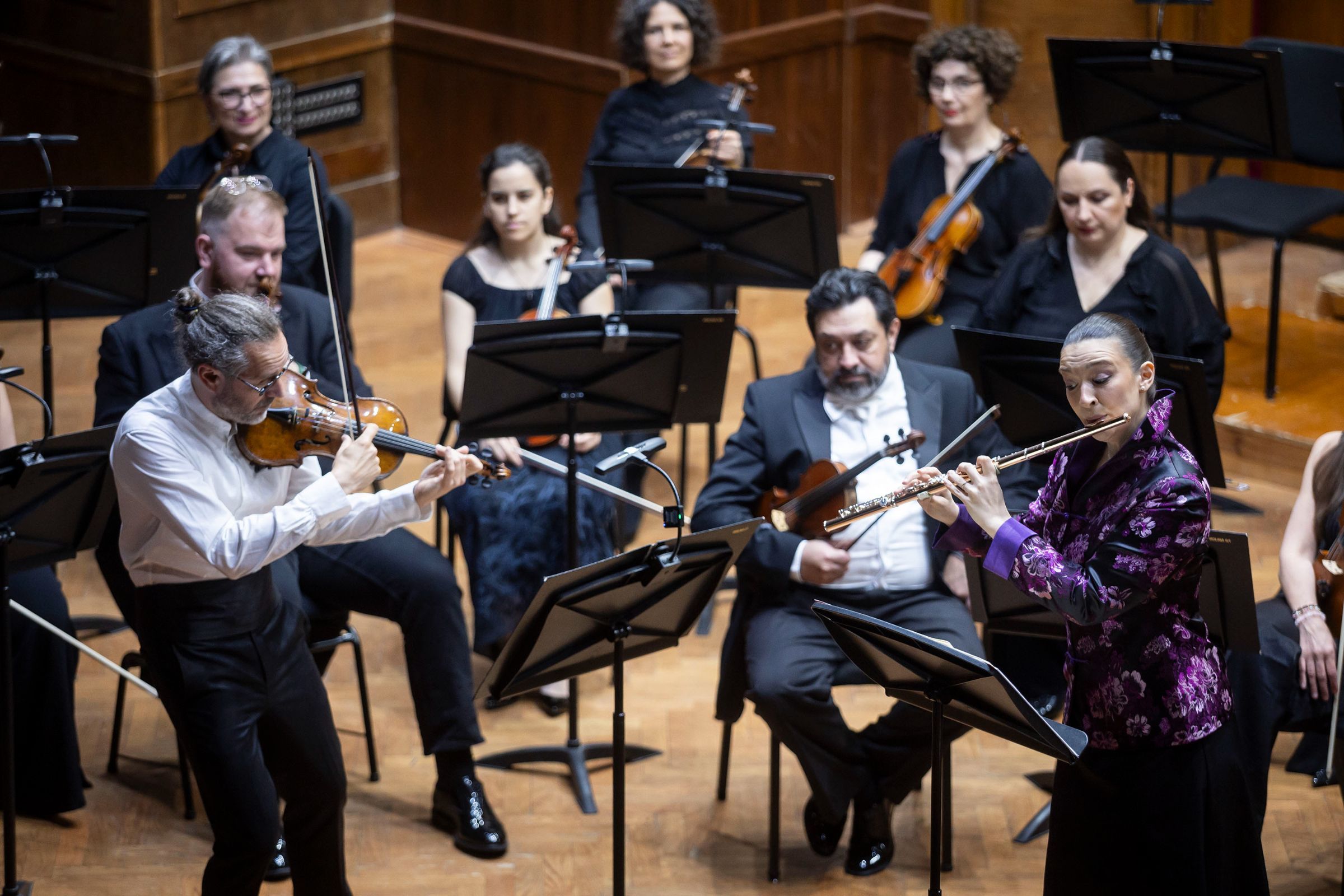 Julien Chauvin, Ana Kaličanin Radivojević and the Belgrade Philharmonic Orchestra &copy; Marko Djokovic | Belgrade Philharmonic