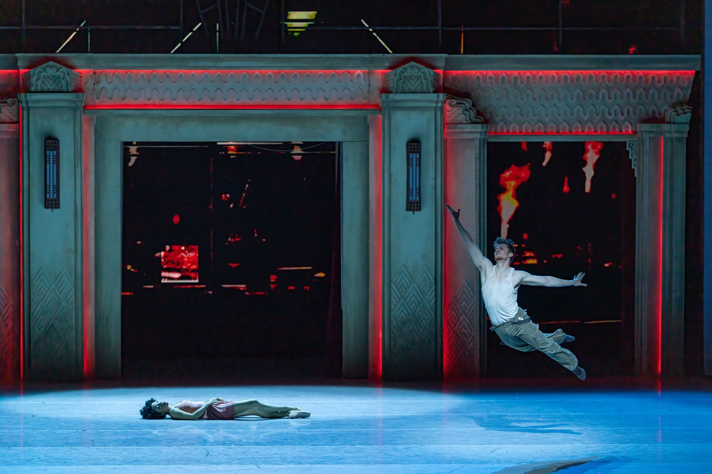 Naomi Tanioka and Paul Zusi in Septime Webre’s <i>The Great Gatsby</i> &copy; Brett Pruitt &amp; East Market Studios