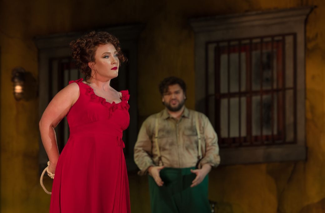 Sasha Cooke (Carmen) and Matthew Cairns (Don Jos&eacute;) &copy; Sunny Martini
