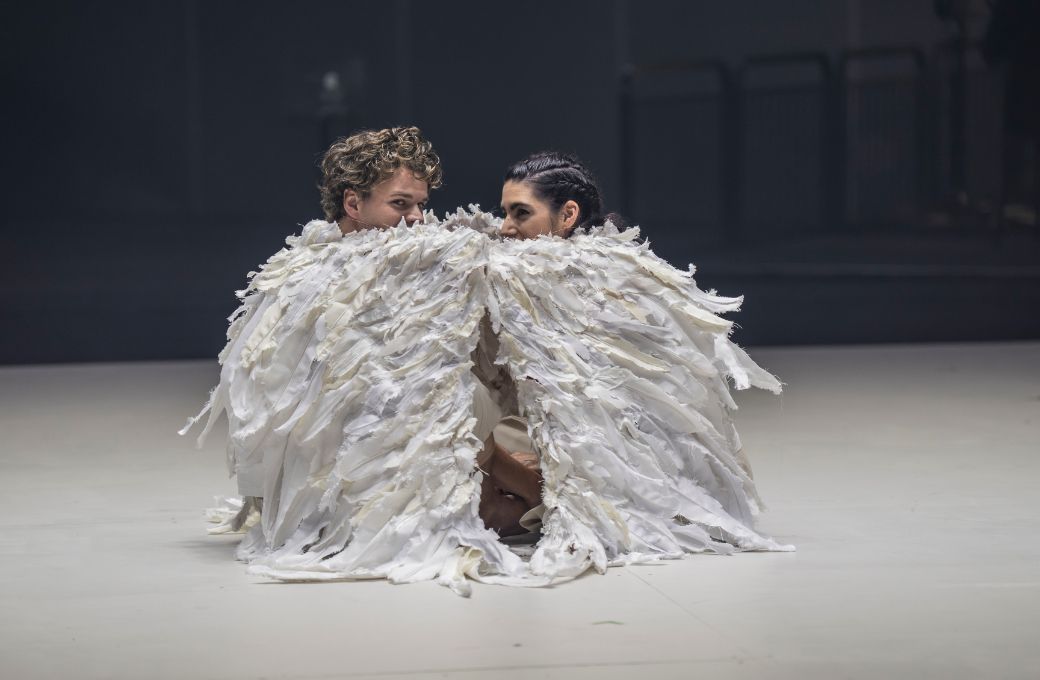 Matthew McKinney (Boy Angel) and Mariam Wallentin (Girl Angel) &copy; Ellie Kurttz