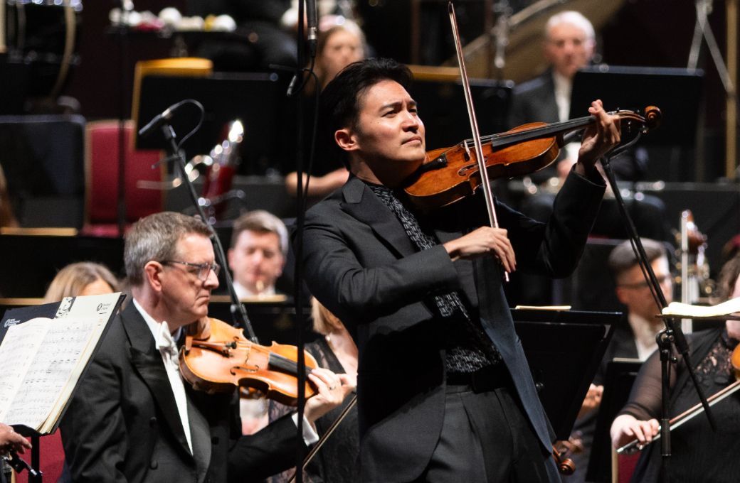 Ray Chen and the Royal Philharmonic Orchestra &copy; Frances Marshall