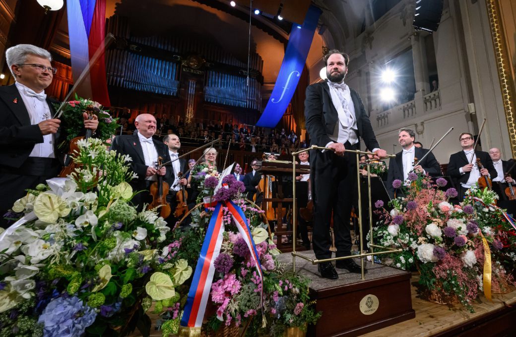 Peptr Popelka and the Prague Radio Symphony Orchestra © Petra Hajská
