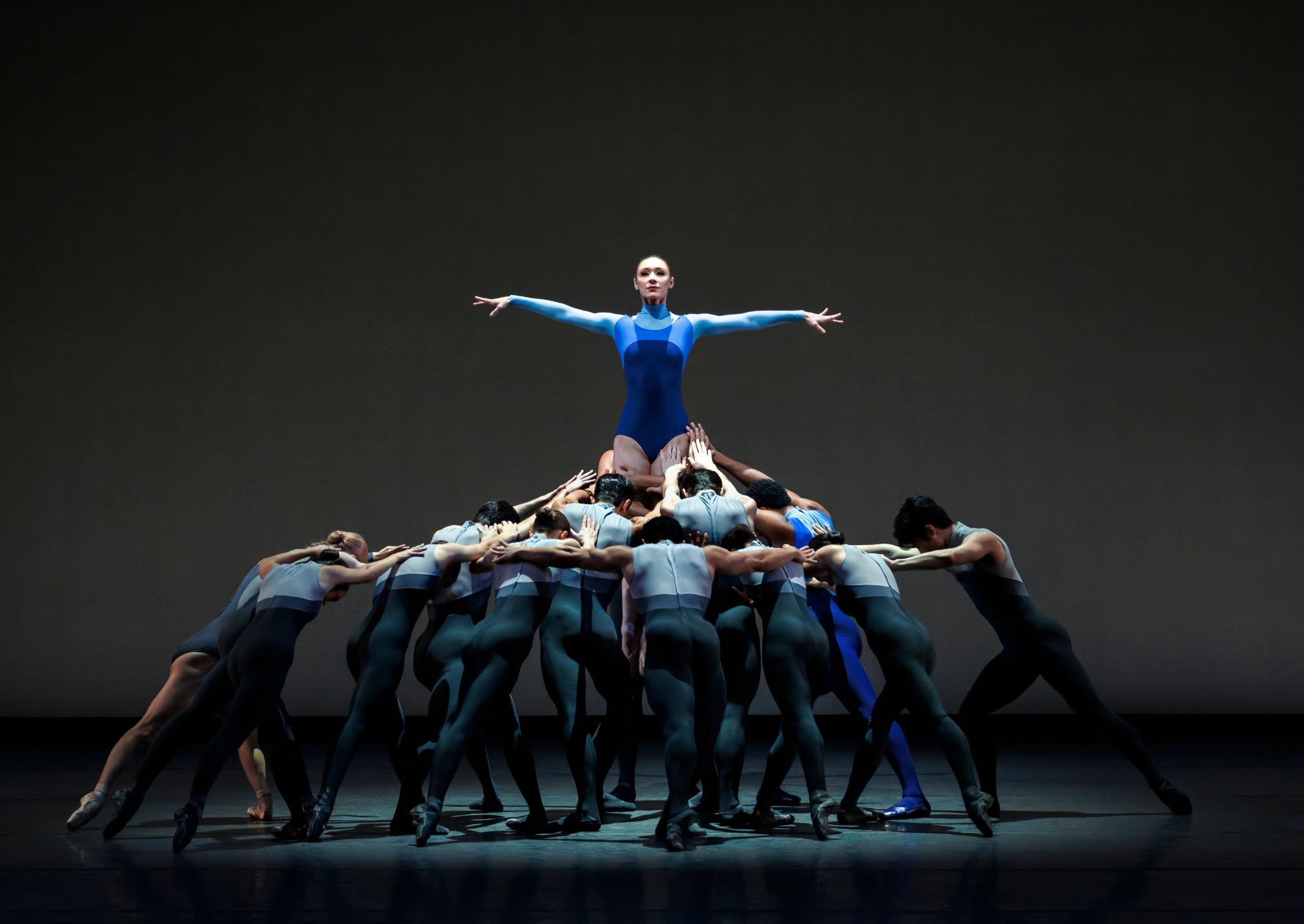Naomi Corti with the Company in Alysa Pires’ <i>Standard Deviation</i> &copy; Erin Baiano
