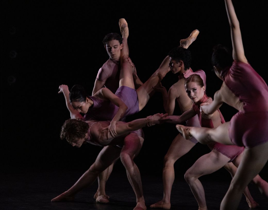Tulsa Ballet in Nicolo Fonte’s <i>Divenire</i> © Jessie Kenney